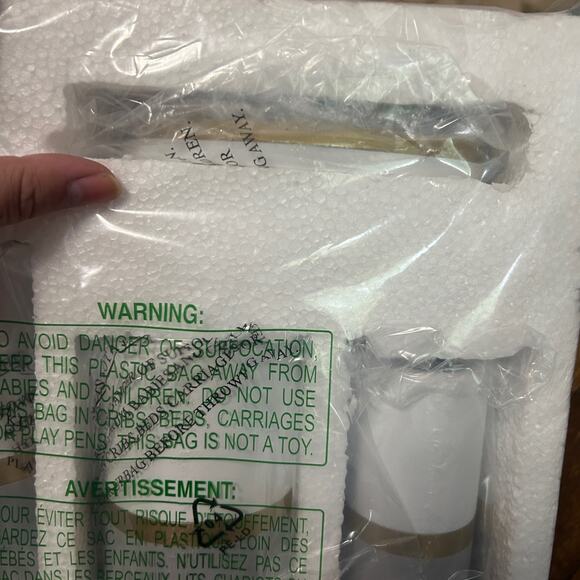 Minamilist bathroom accessories set - Picture 5 of 9